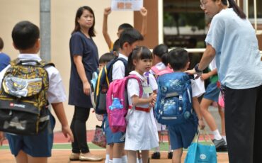 【山竹颱風】 教育局宣布明日所有學校停課